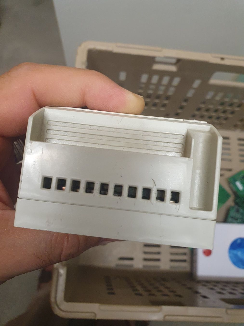 ABB Componenti elettronici: Mitsubishi Alpha 2 Logikmodul, 6 Eing. Relais Prozessmodul – Usato da Zürich venduto da eymen20 5