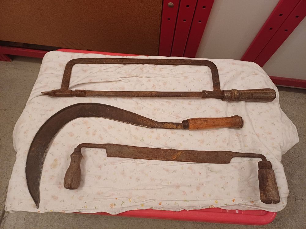 Tous les outils: Collezione attrezzi agricoli antichi - falce, sega, roncola – D'occasion à Minusio par ele_gp89 1