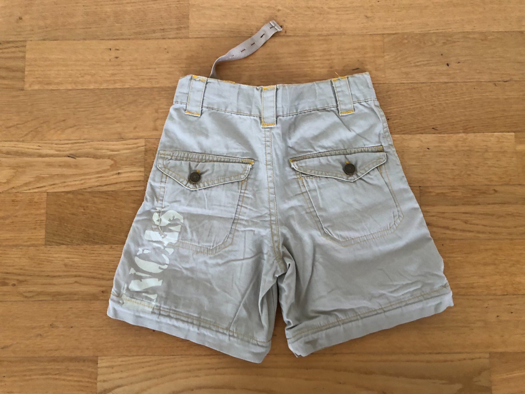 Pantaloni: Kurze Hose Gr.110 – Usato da Buchs SG venduto da sunset55 1
