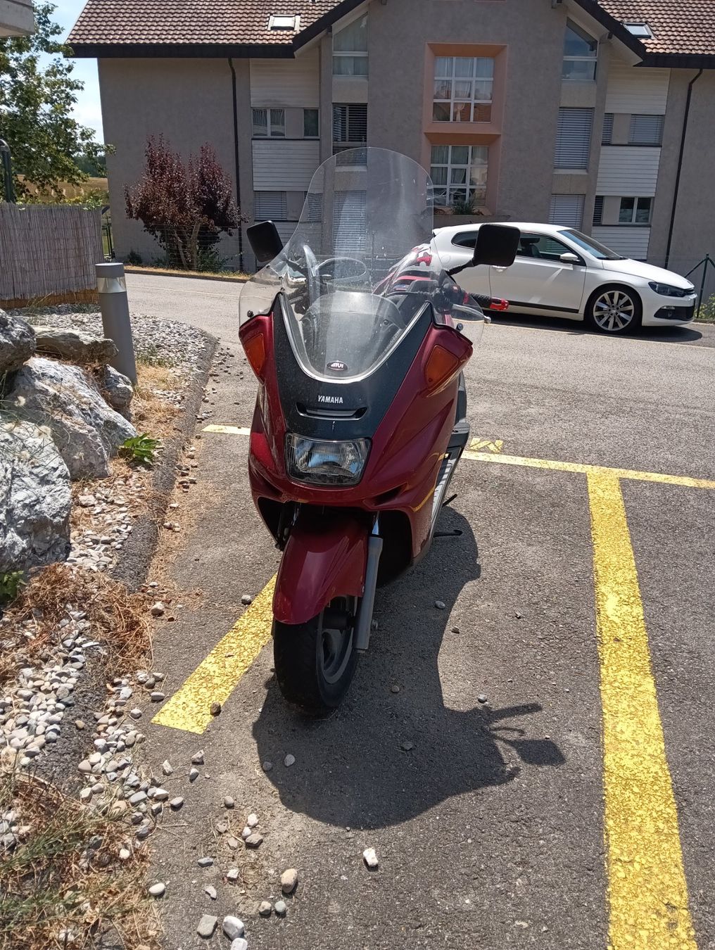 Yamaha Scooters: Scooter Yamaha Majesty 250 – Defekt aus Montagny-la-Ville von T.Meige