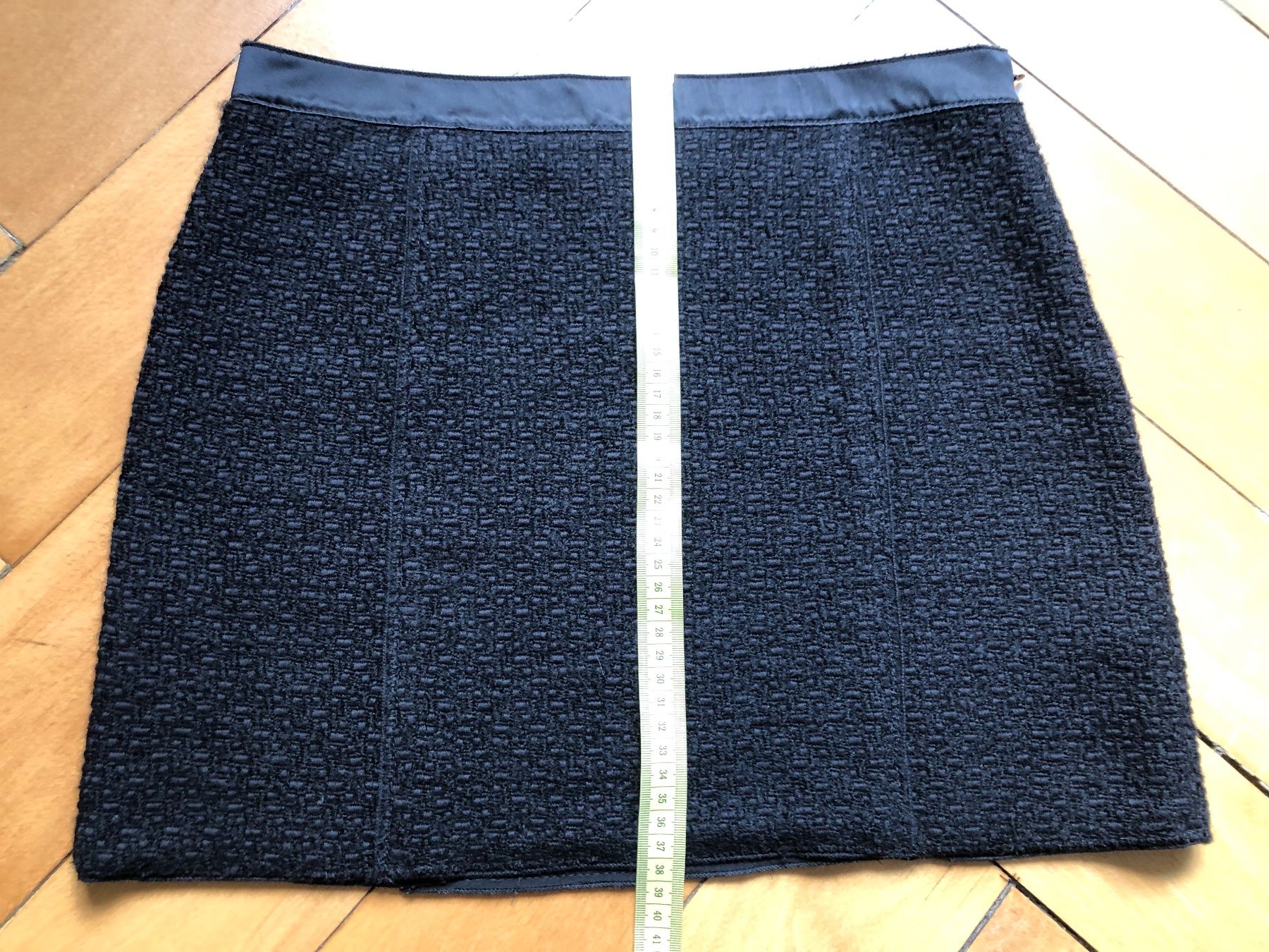 Dolce & Gabbana Gonne: Kurzer Rock Dolce & Gabbana schwarz – Usato da Zürich venduto da MakasoZH 9