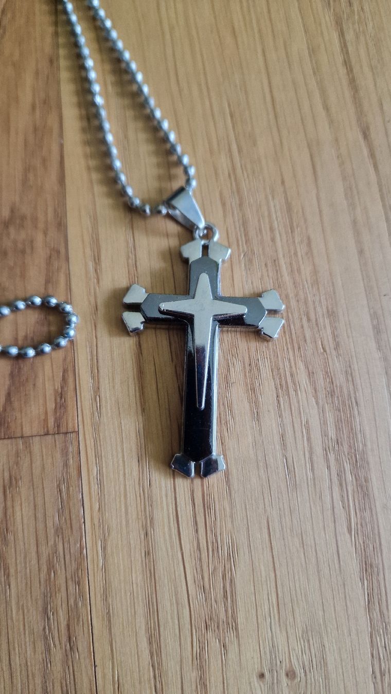 Ciondoli: Kette mit Kreuz Anhänger – Nuovo (secondo la descrizione) da Urtenen-Schönbühl venduto da Saints67