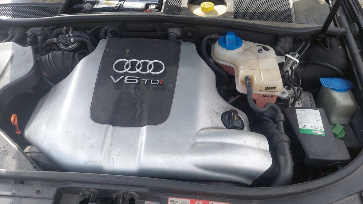Audi Automobili: Audi A6 Avant Quattro – Difettoso da Appenzell venduto da RV4 5