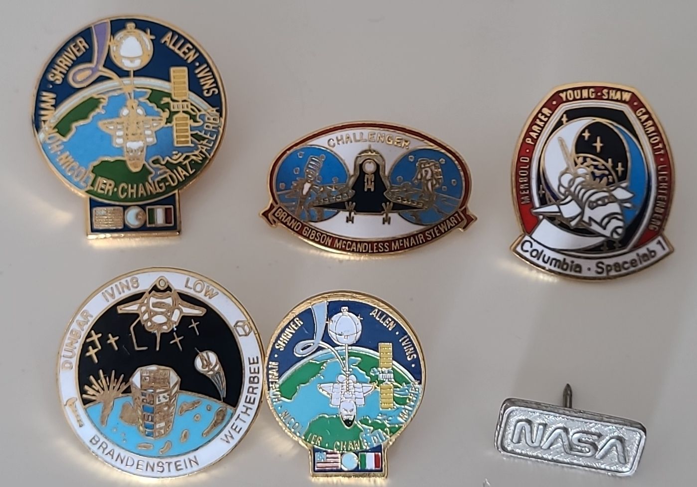 NASA Plaketten & Abzeichen: Collection de Pins NASA - Exploration Spatiale Vintage! – Gebraucht aus Morges von PascRoch