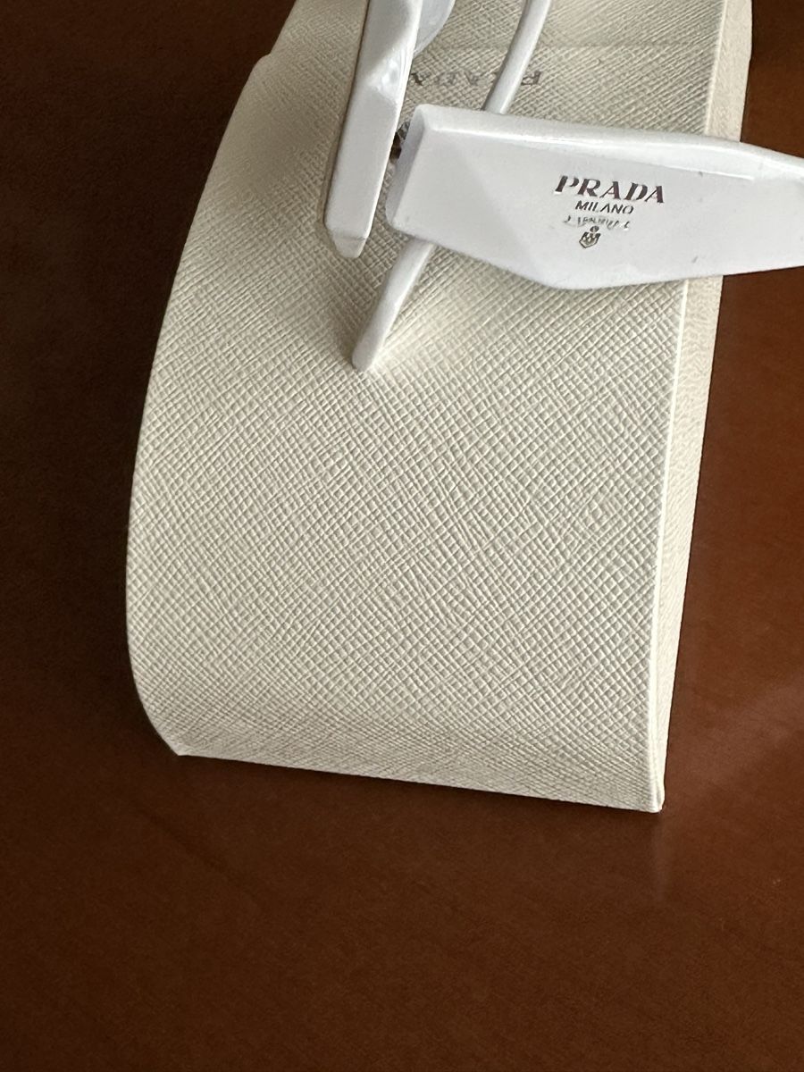 Prada Brillen & Gläser: Prada Sonnenbrille 😎 mit Box – Gebraucht aus Basel von Ivana_4 5