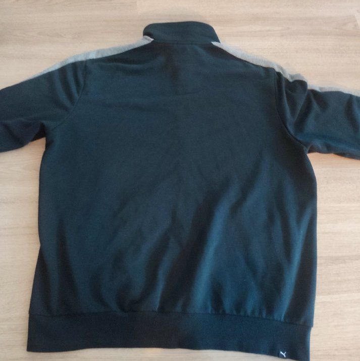 Puma Jacken: Puma Jäckli Gr 56/58 Schwarz – Gebraucht aus Hemberg von kun_5pyb 2