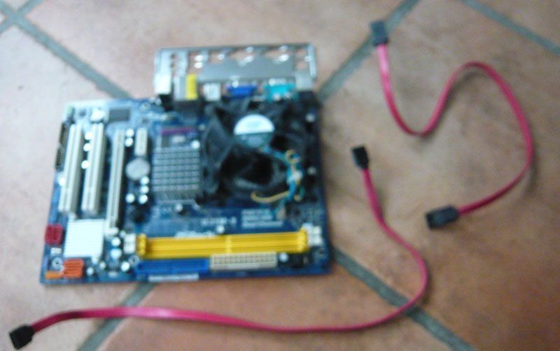 Asrock Mainboards: ASRock Mainboard mit Prozessor – Gebraucht aus Ruggell von Btt 1