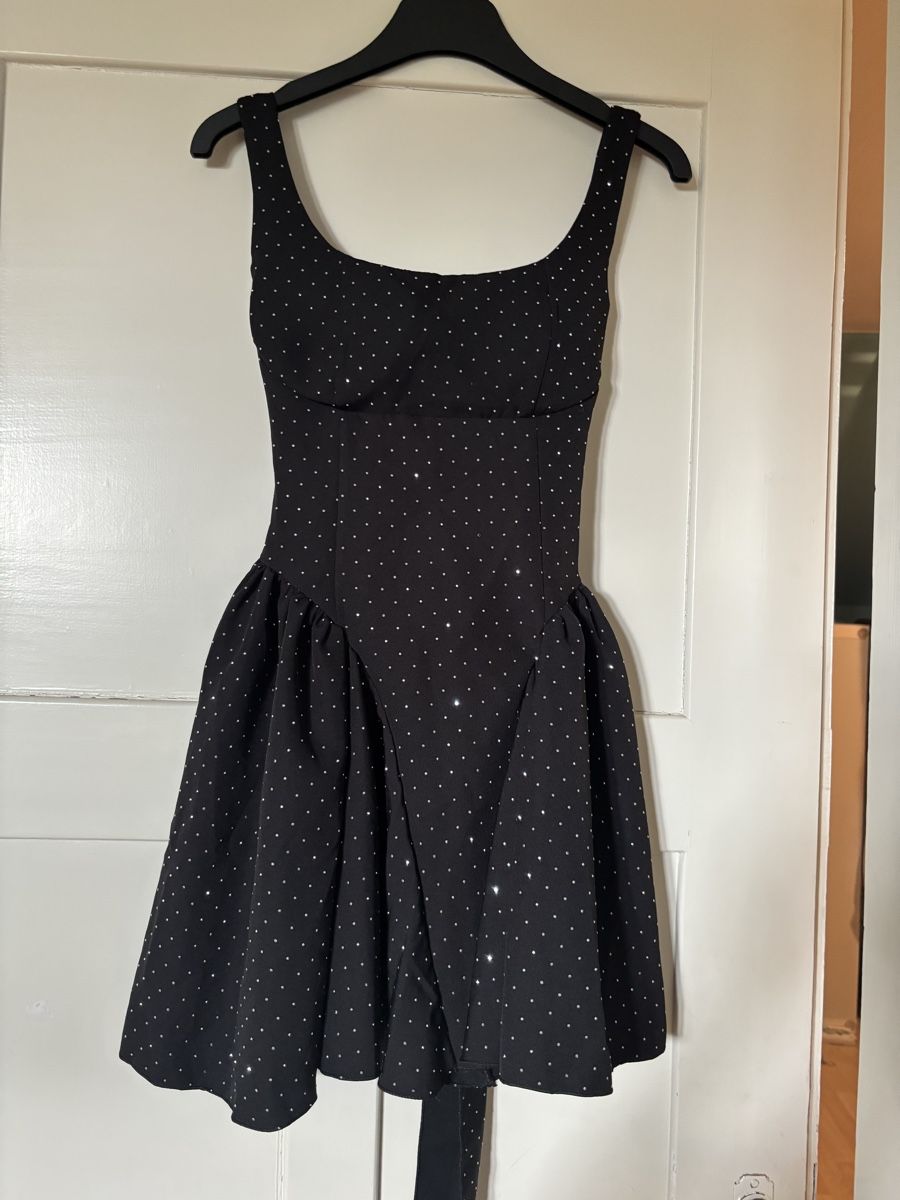 Vestiti: Schwarzes Minikleid – Usato da Winterthur venduto da millividi