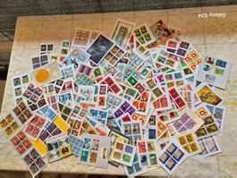 Konvolut gebrauchter Schweizer Briefmarken – Blöcke und eini