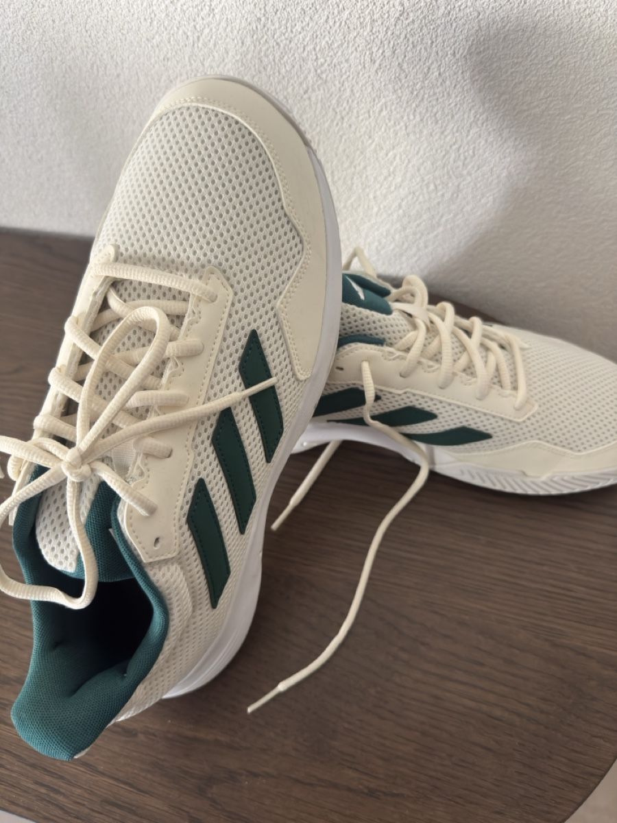 Adidas Scarpe da uomo: Adidas 44EU – Nuovo (secondo la descrizione) da Ecublens FR venduto da frd_qdb2