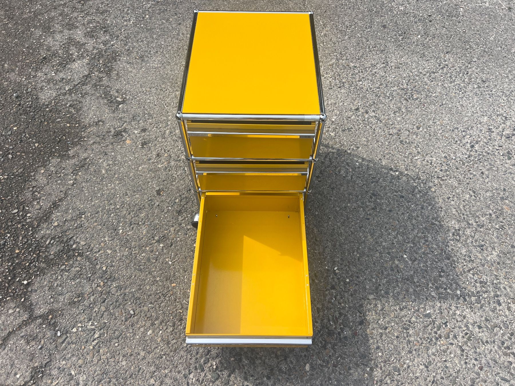 USM Korpus: USM Haller Rollkorpus Gelb – Gebraucht aus Otelfingen von Yossi-68 3