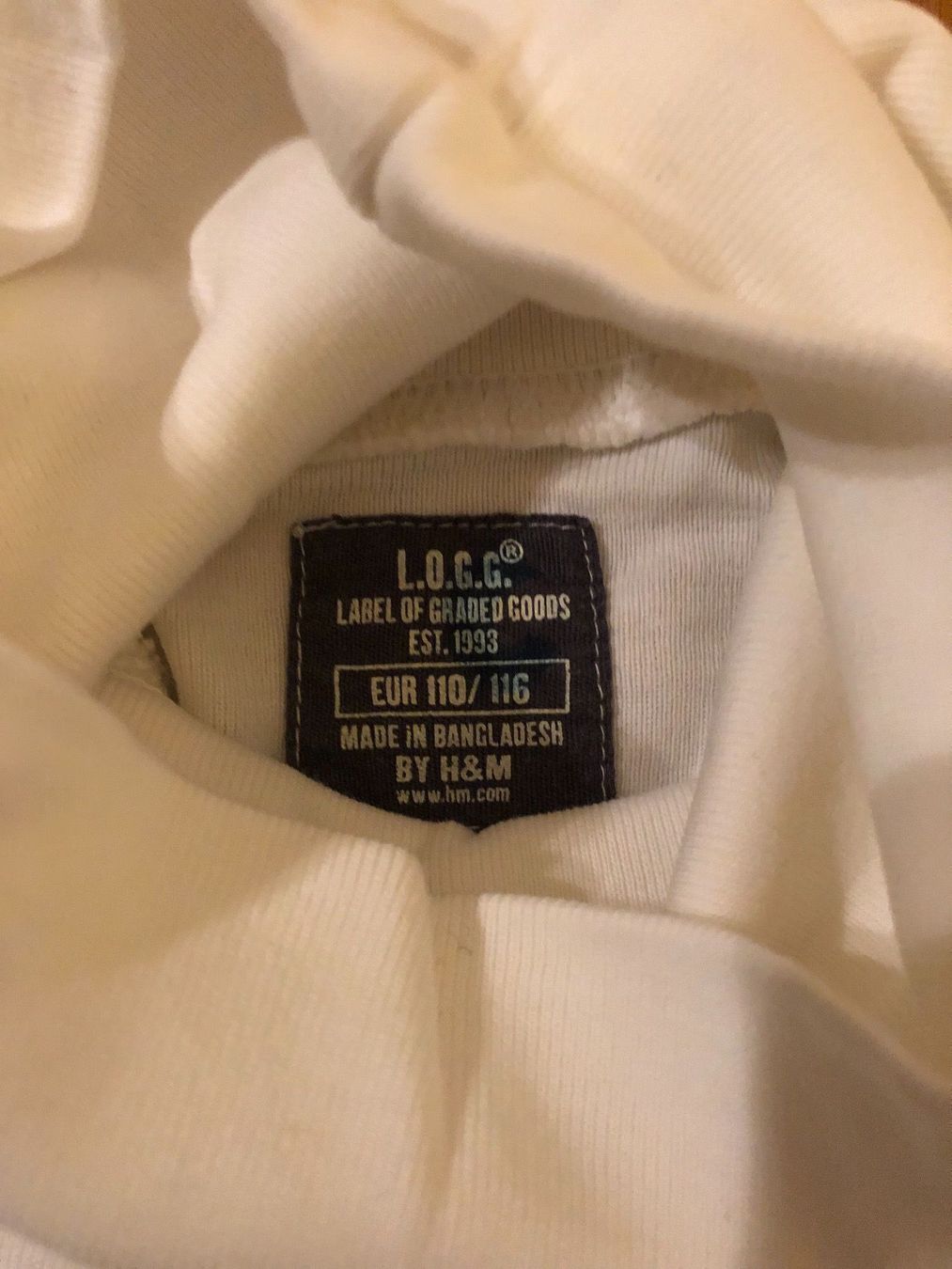 H&M Maglioni & Felpe: ROLLKRAGENSHIRT H&M weiss 110/116 – Usato da Wattwil venduto da jopara 1