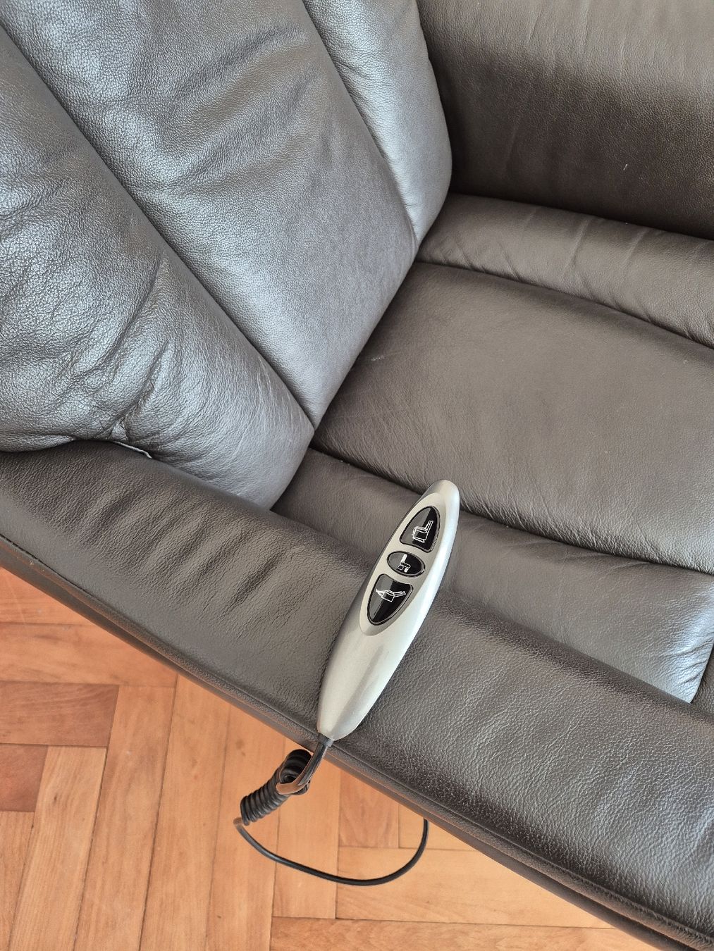 Poltrone: Relaxsessel elektrisch mit Aufstehhilfe – Usato da Zug venduto da g_raw 3