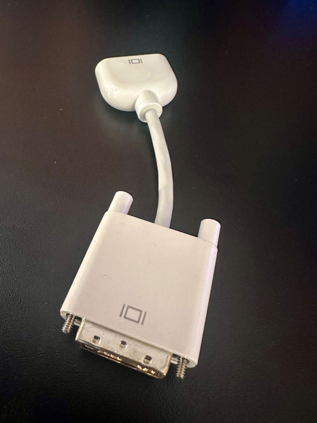 Apple Unità & Adattatore: Apple: DVI to VGA Adapter – Usato da Oberuzwil venduto da bookforest 1