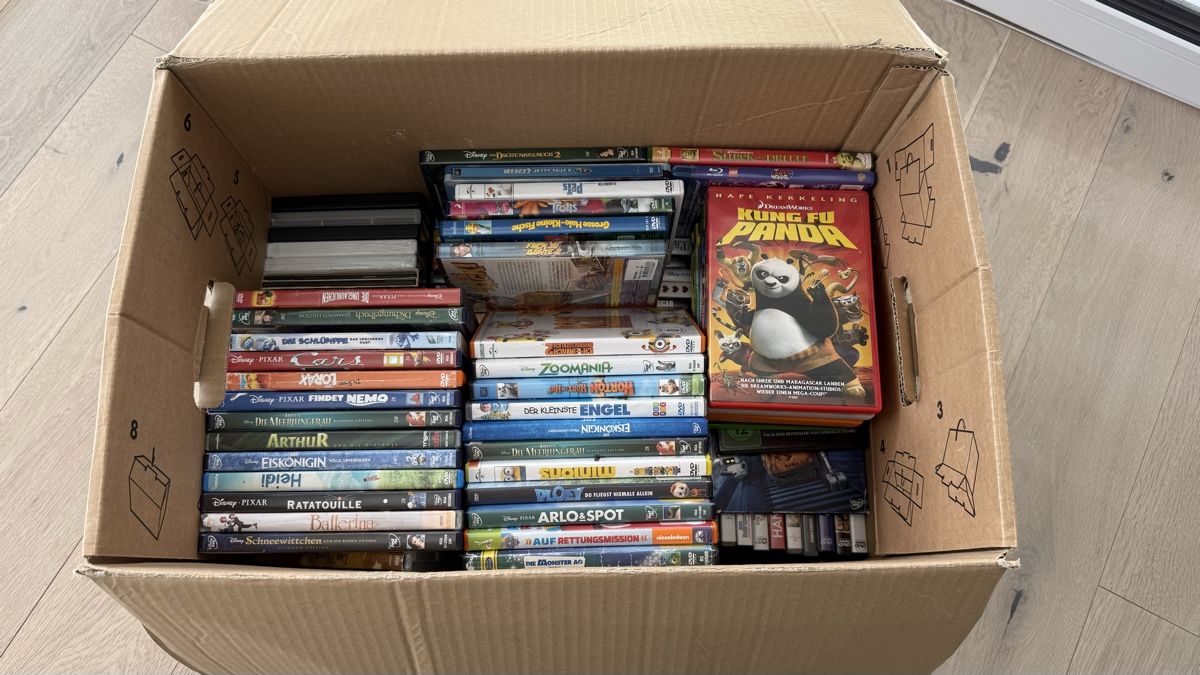 Alle DVDs: DVD-Sammlung abzugeben – Gebraucht aus Gerzensee von Alpenmassiv