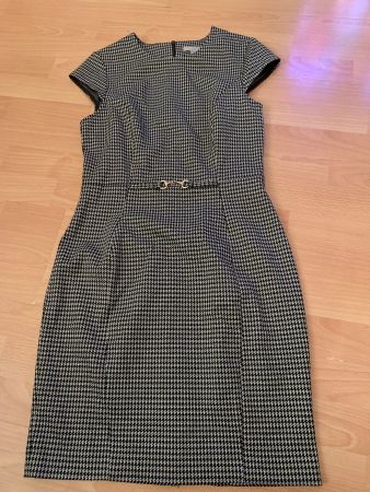 Jolie robe H&M taille 38 pied de poule