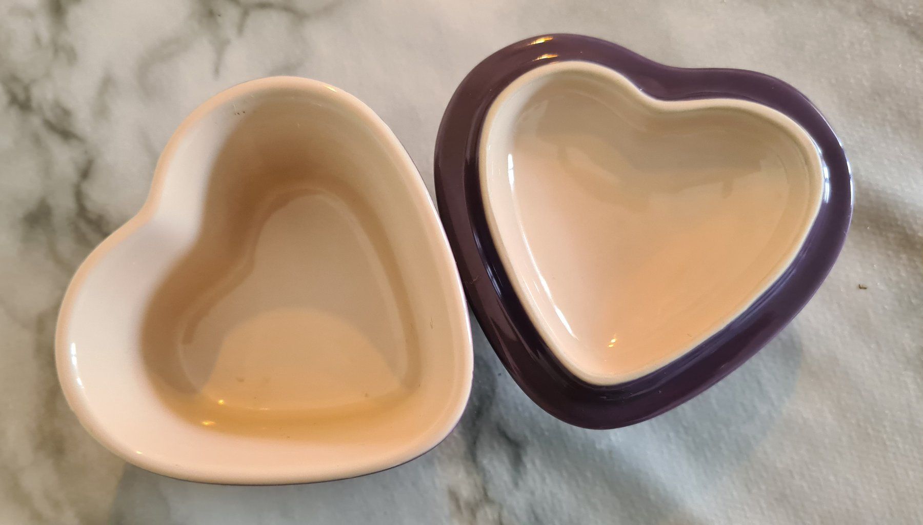 Le Creuset Töpfe: Le Creuset Herz lila mini cocotte – Gebraucht aus Winterthur von bibummi 4