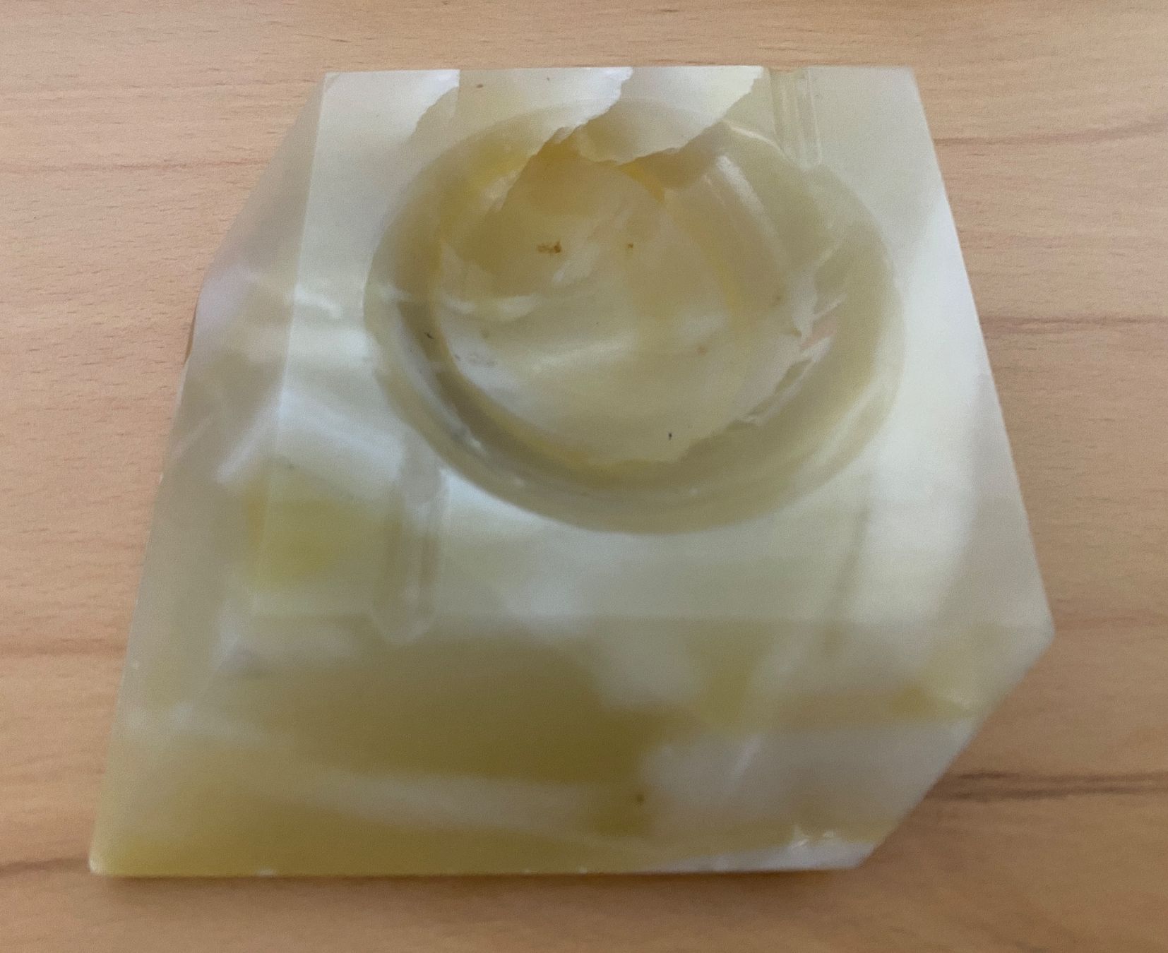 Aschenbecher: Aschenbecher aus Alabaster – Gebraucht aus Zürich von Kloeschen78 1
