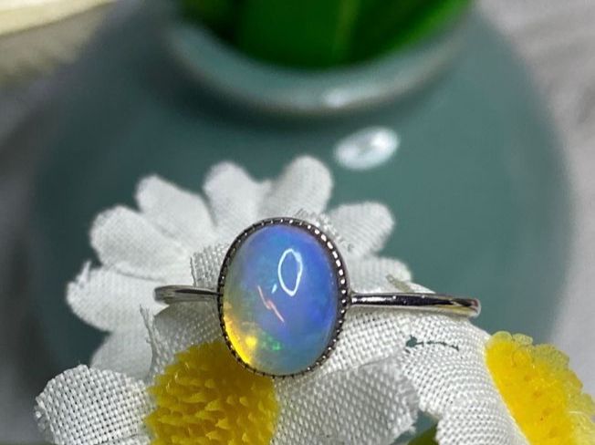Anelli: Wunderschöner Opal Ring, 925er Silber, Grösse verstellbar. – Nuovo (secondo la descrizione) da St. Gallen venduto da GIULESGG 1