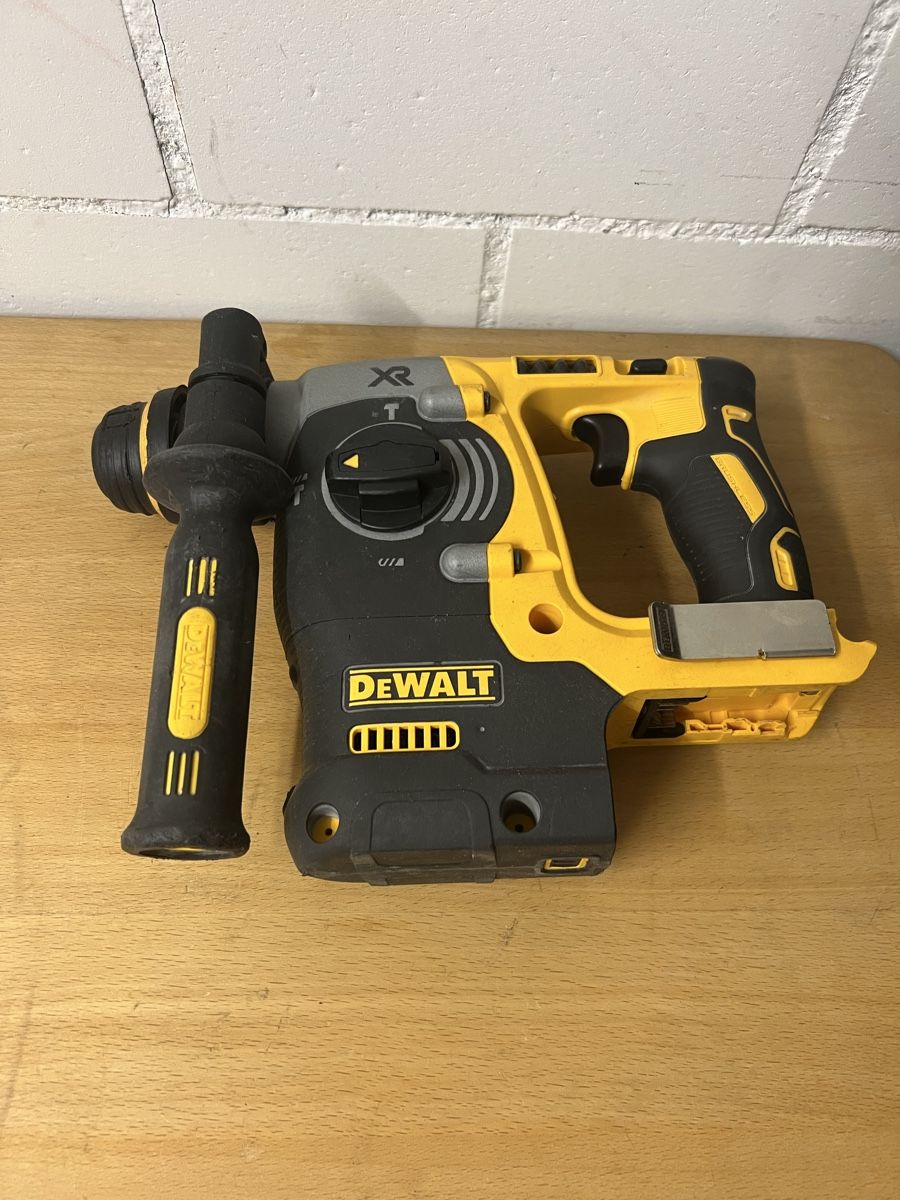 Dewalt Trapani: Dewalt DCH273 Bohrhammer 18V – Usato da Holziken venduto da 181281 8