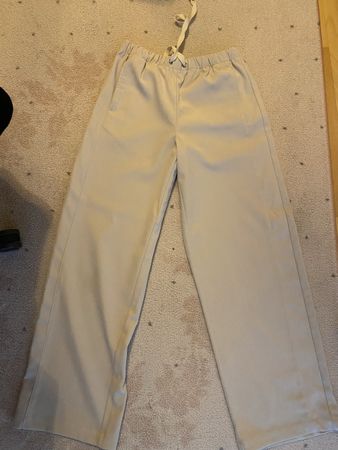 Hose Zara beige weit geschnitten Grösse S neuwertig