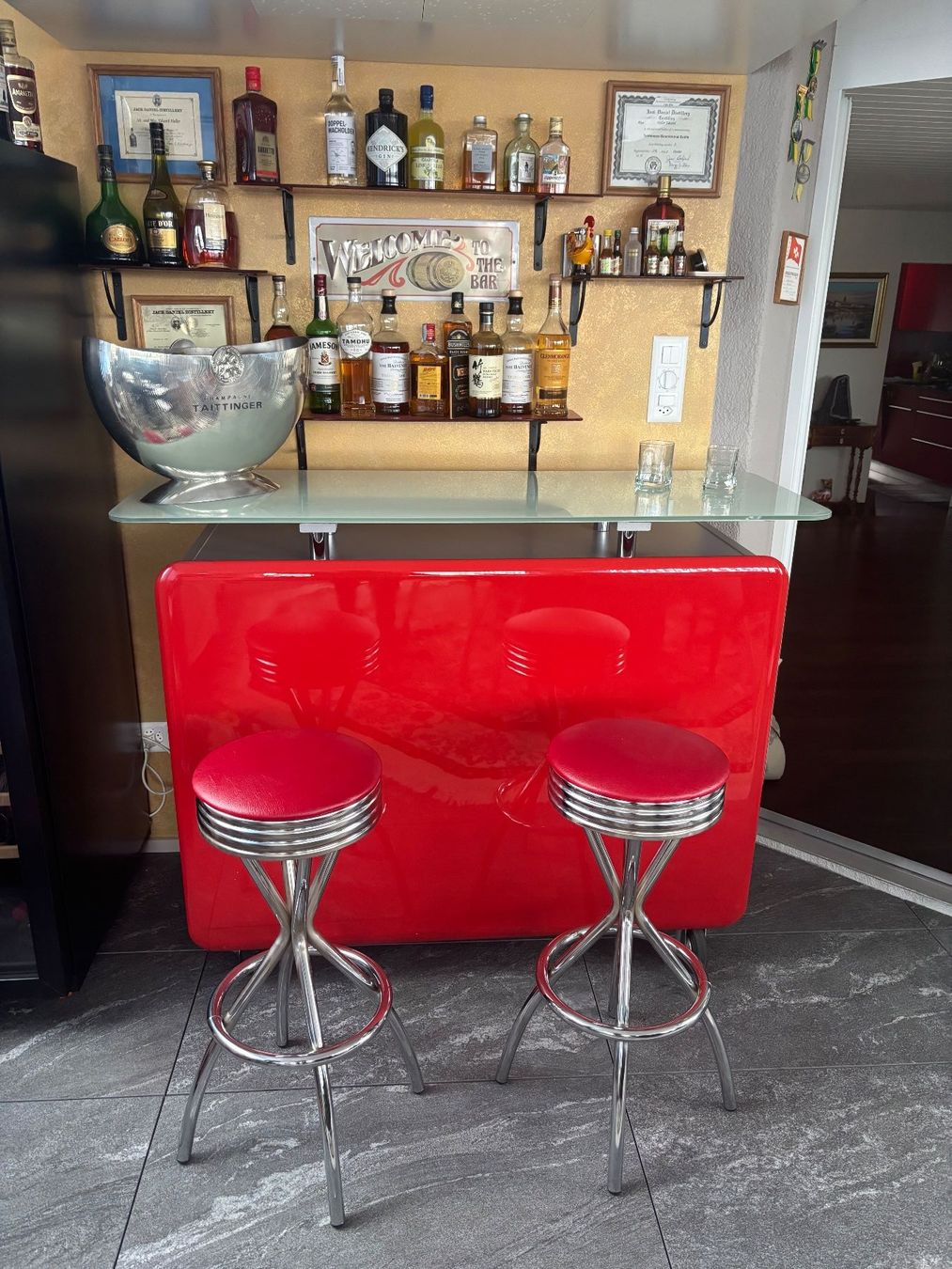 Ladenausstattungen & Messebau: Bar – Gebraucht aus Neuhausen von 45721