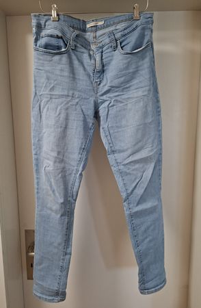 Levi's Jeans Damen hellblau Grösse 31/32 guter Zustand