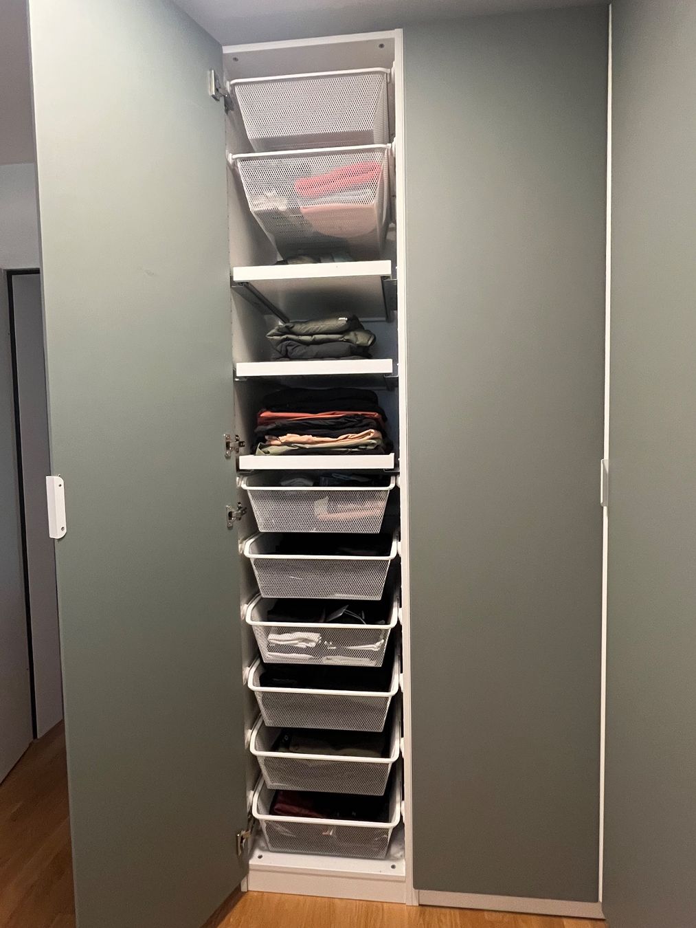 Ikea Armadi: IKEA PAX Eckschrank – Usato da Frauenfeld venduto da heyLani 5