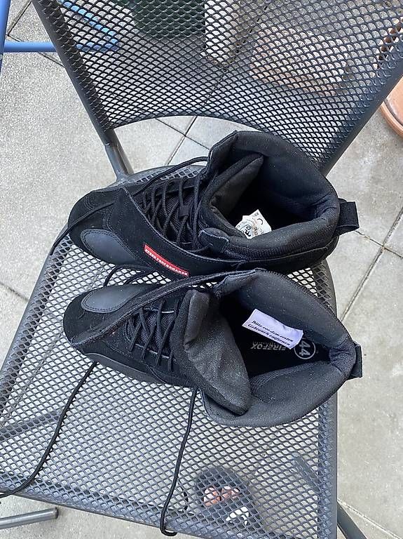 Scarpe da uomo: Motorrad-Schuhe Gr. 44  – Usato da Bern venduto da jad_v7zx 1