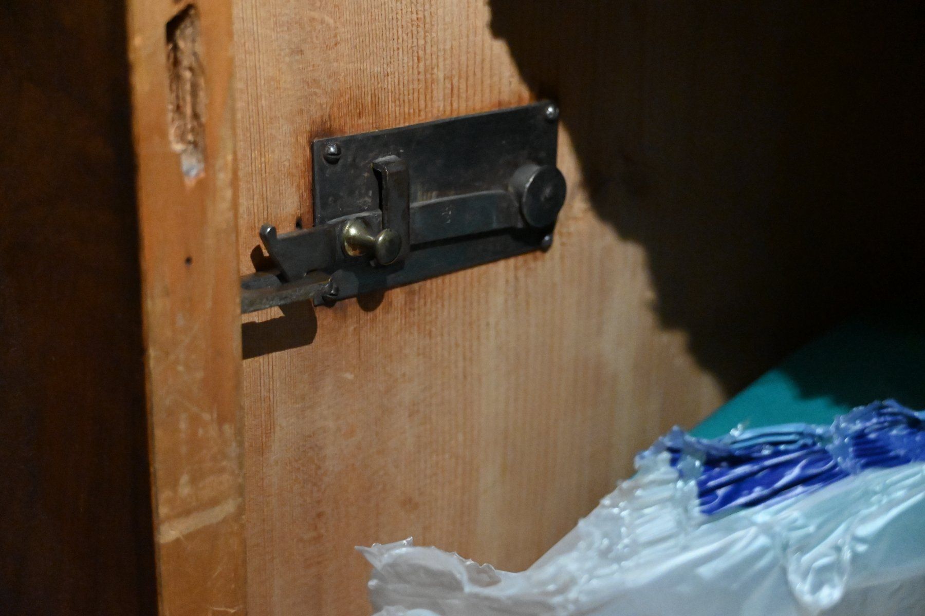 Armadi: Nussbaum Holzschrank – Usato da Dietikon venduto da Bhelbling 3