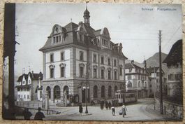 AK SCHWYZ - POSTGEBÄUDE - TRAM - BELEBT