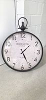 Grosse Vintage-Wanduhr «Grand Hotel Paris»