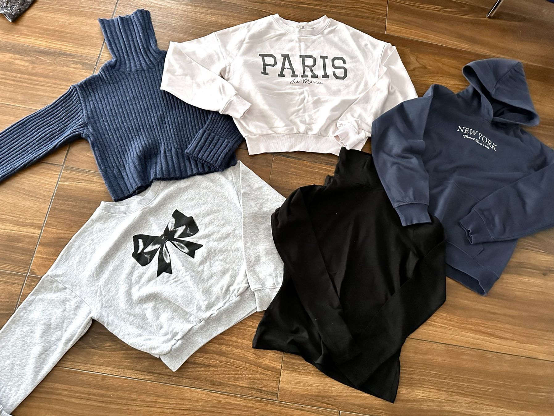 Lotti & Set di vestiti: Kleiderpaket Mädchen  28 Teile Gr. 146-152 – Usato da Hombrechtikon venduto da MalgorzataJ 2