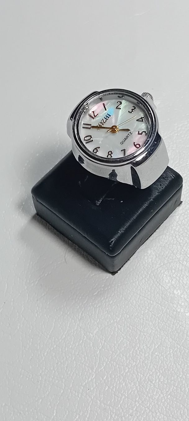 Montres: unisex uhr,,,glanzig – D'occasion à Basel par bij_5hqd 1