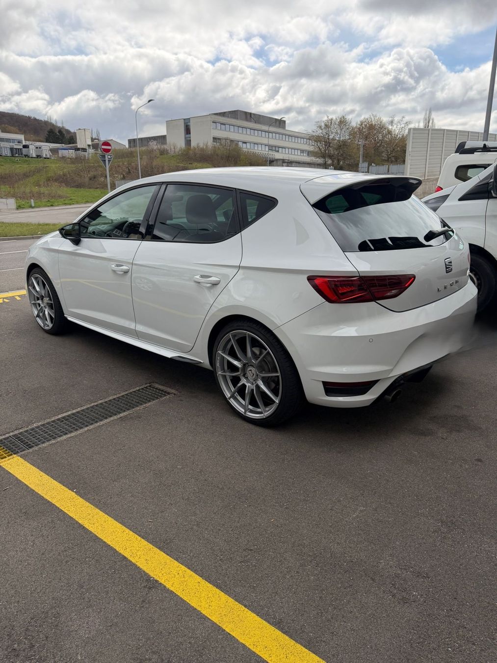 Seat Automobili: SEAT Leon 1.8 TSI FR DSG – Usato da Zürich venduto da SEDRAEN 3