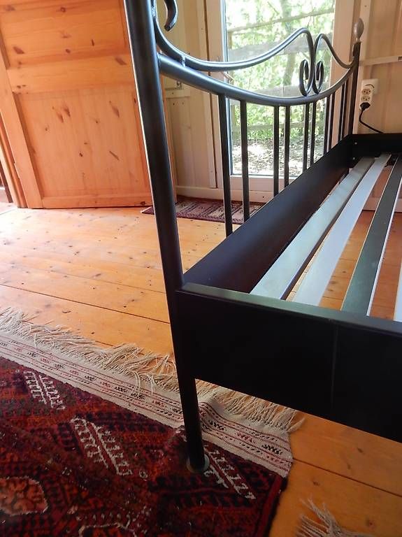 Letti: Metallgestell Doppelbett zu verschenken – Usato da Walchwil venduto da marcokunz 2