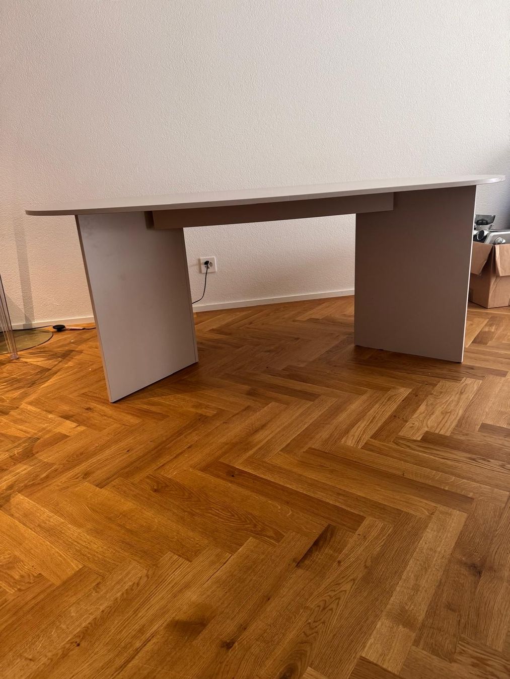 Tische: Esstisch oval hellgrau 200x100cm guter Zustand – Gebraucht aus Blauen von Casi7 4