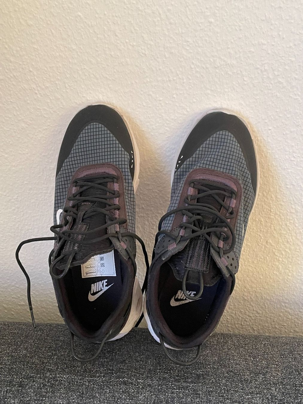 Nike Scarpe da uomo: NIKE REACT LIVE – NOIR – TAILLE 42 – Usato da Lausanne venduto da verde34256789