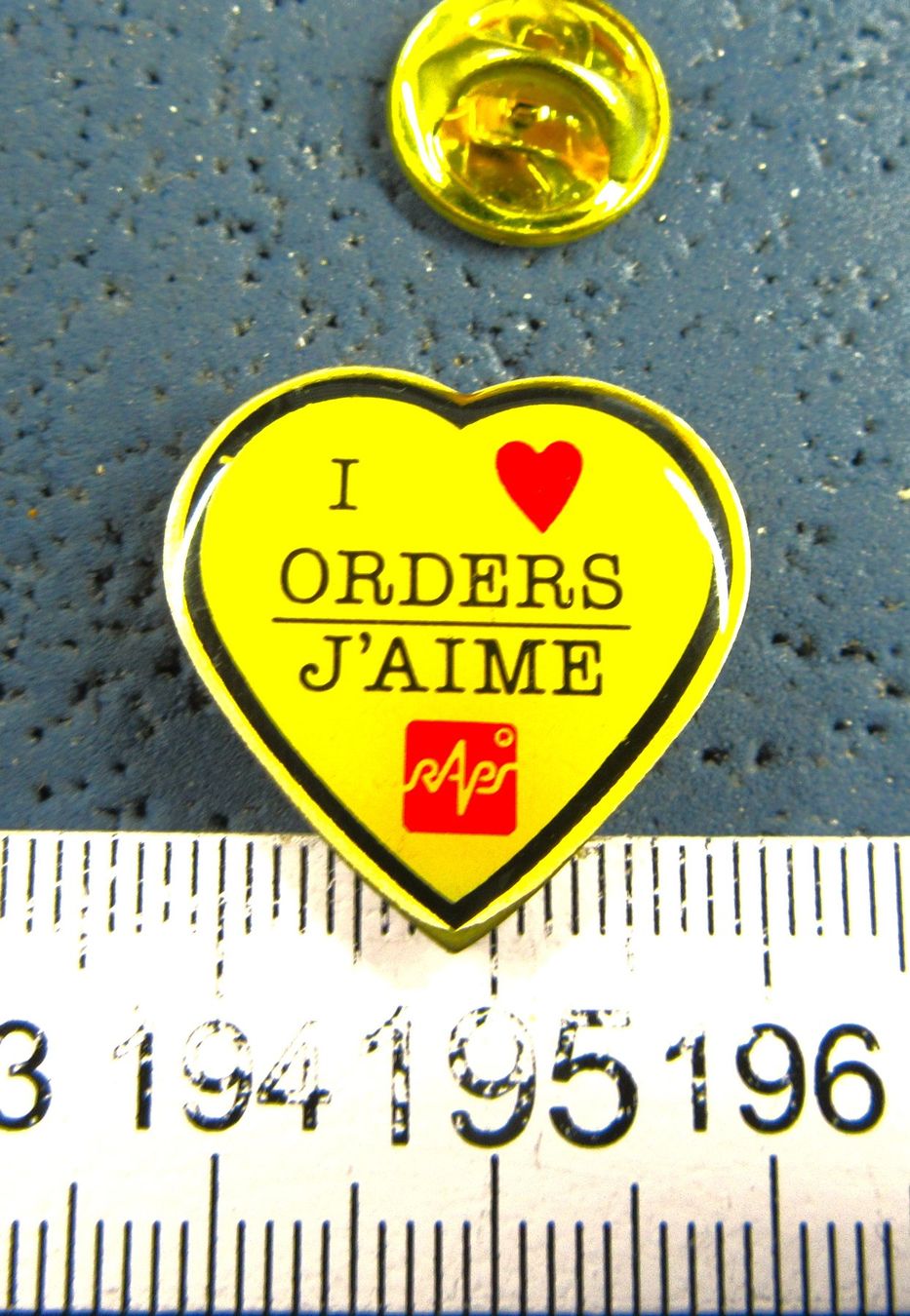 Swiss Placchette & Badge: I  ❤ ORDERS J'AIME PIN – Usato da Ettingen venduto da Hausi4711