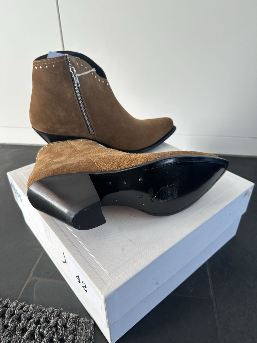 Celine Scarpe da uomo: New Celine suede boots - size 42 – Nuovo e nell'imballaggio originale da Langnau am Albis venduto da bar_ml6k 2