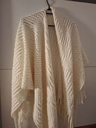 Warmer Merino Strick-Poncho, Creme mit Fransen, Neuwertig!