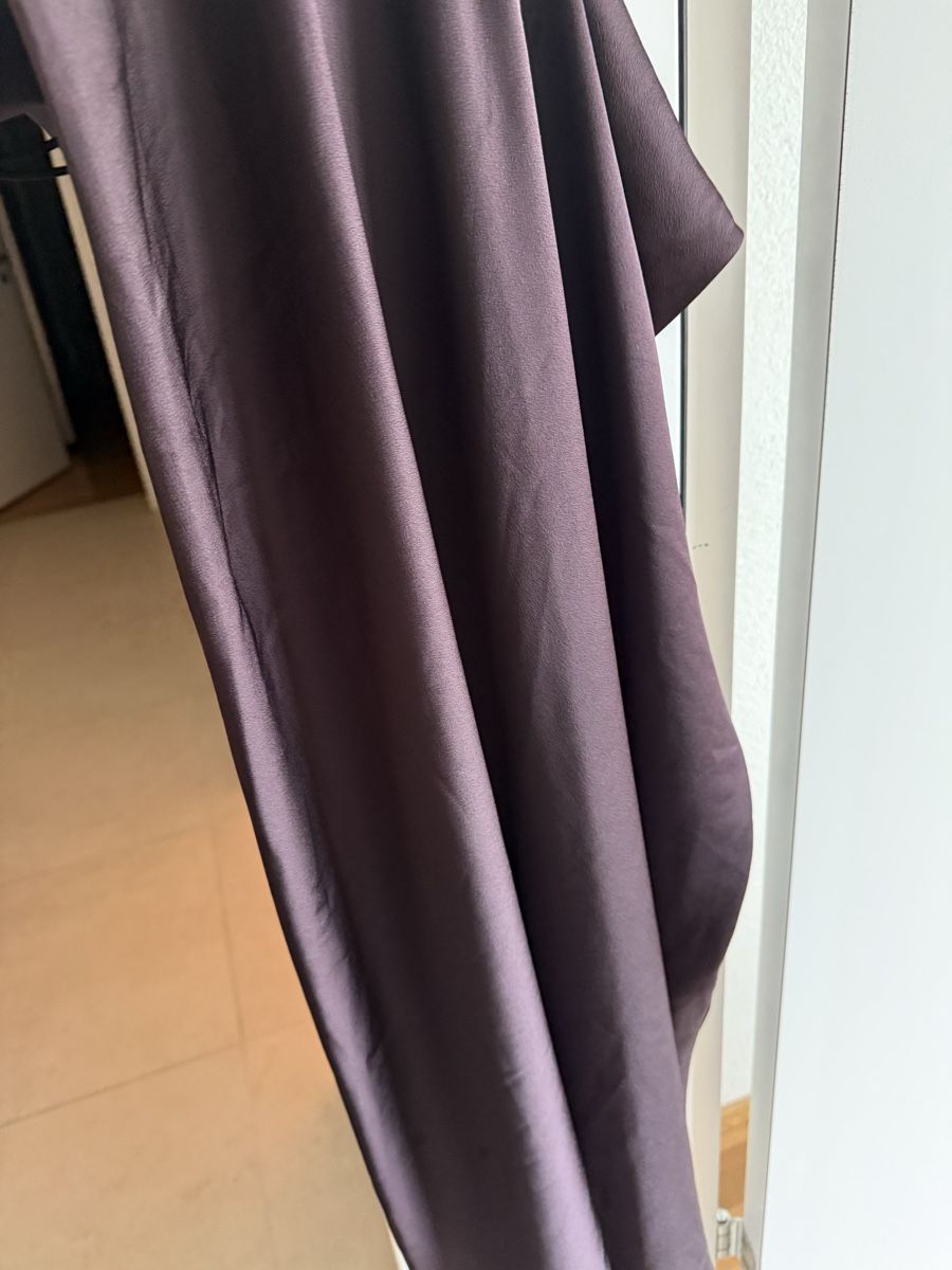 Uniqlo Kleider: Braunes Satinkleid Uniqlo M – Gebraucht aus Zug von sschnide92 2