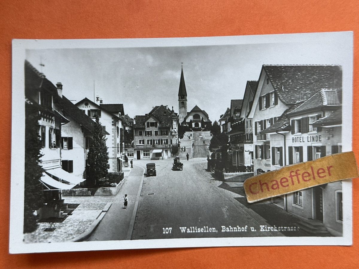 Cartoline postali: Alte Ansichtskarte Wallisellen, Bahnhof u. Kirchstrasse – Usato da Zürich venduto da Chaeffeler