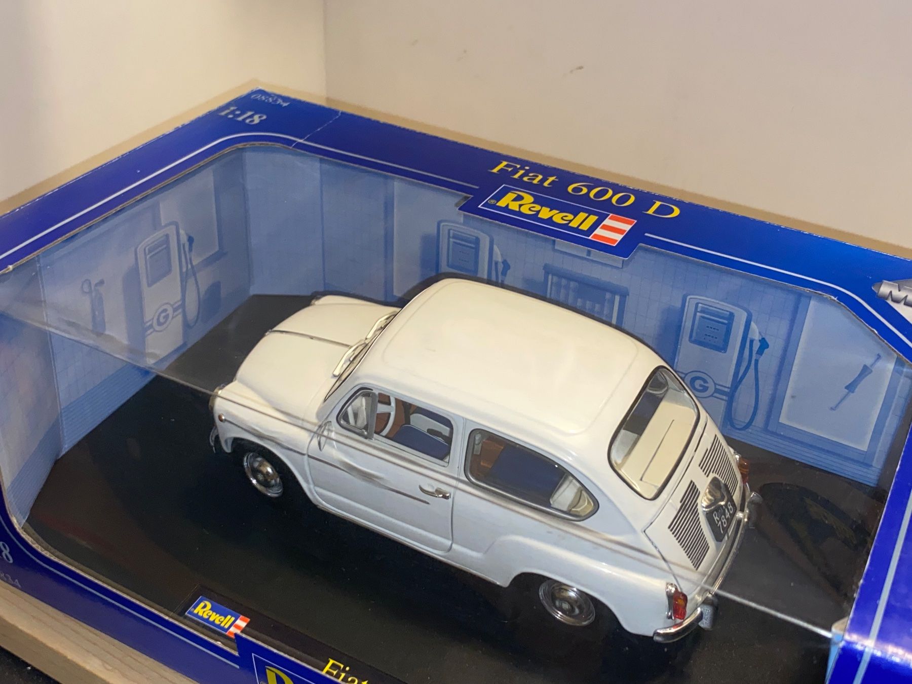 Fiat Modellini d'auto: Fiat 600 D 1/18 seltenes Modell!! – Nuovo (secondo la descrizione) da Wohlen AG venduto da PrivatSammlung 2
