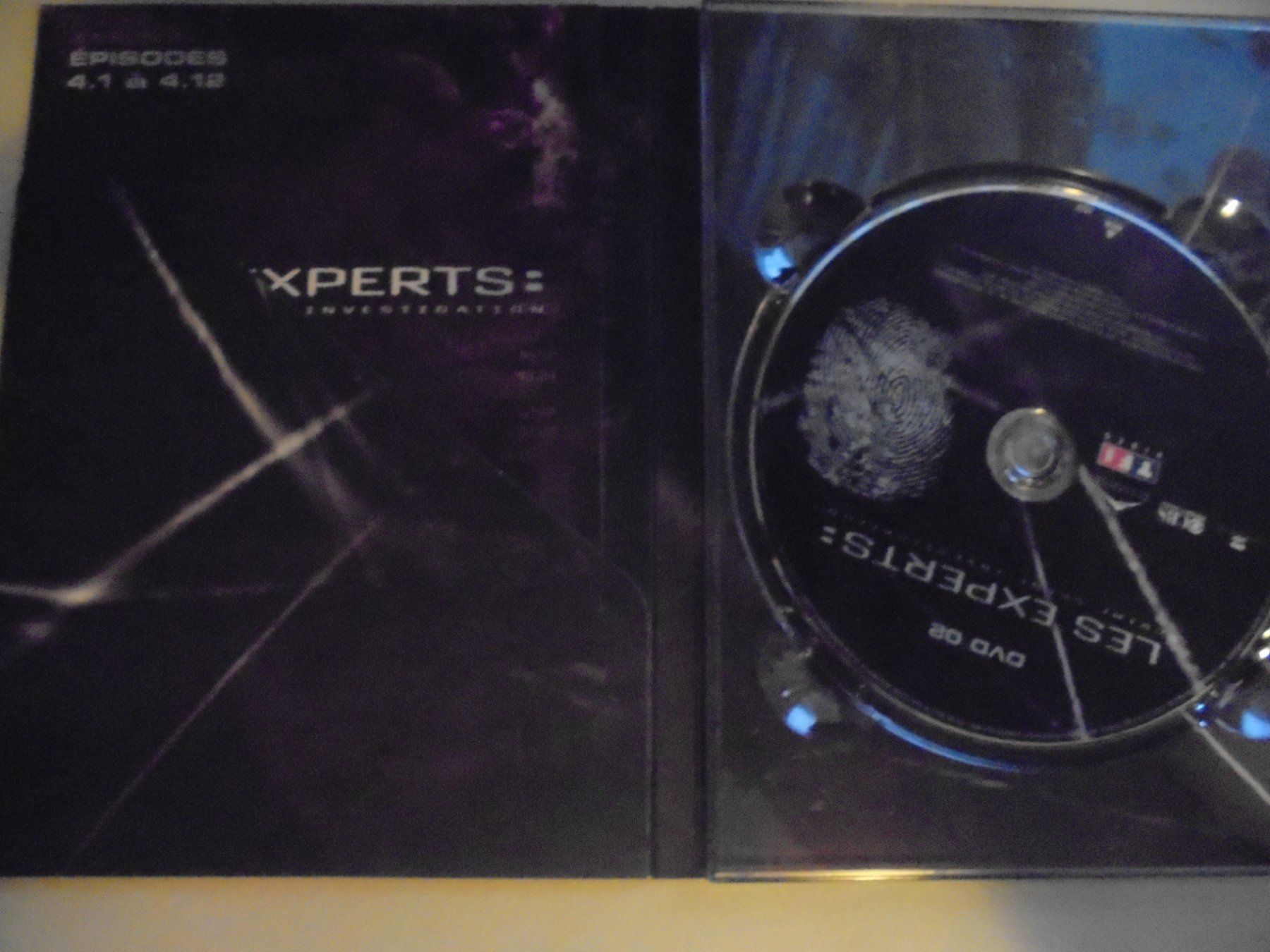 Alle DVDs: "  Les experts saison 4, épisodes 1 à 12 " Coffret 3 DVD – Gebraucht aus Crissier von Promopost 3