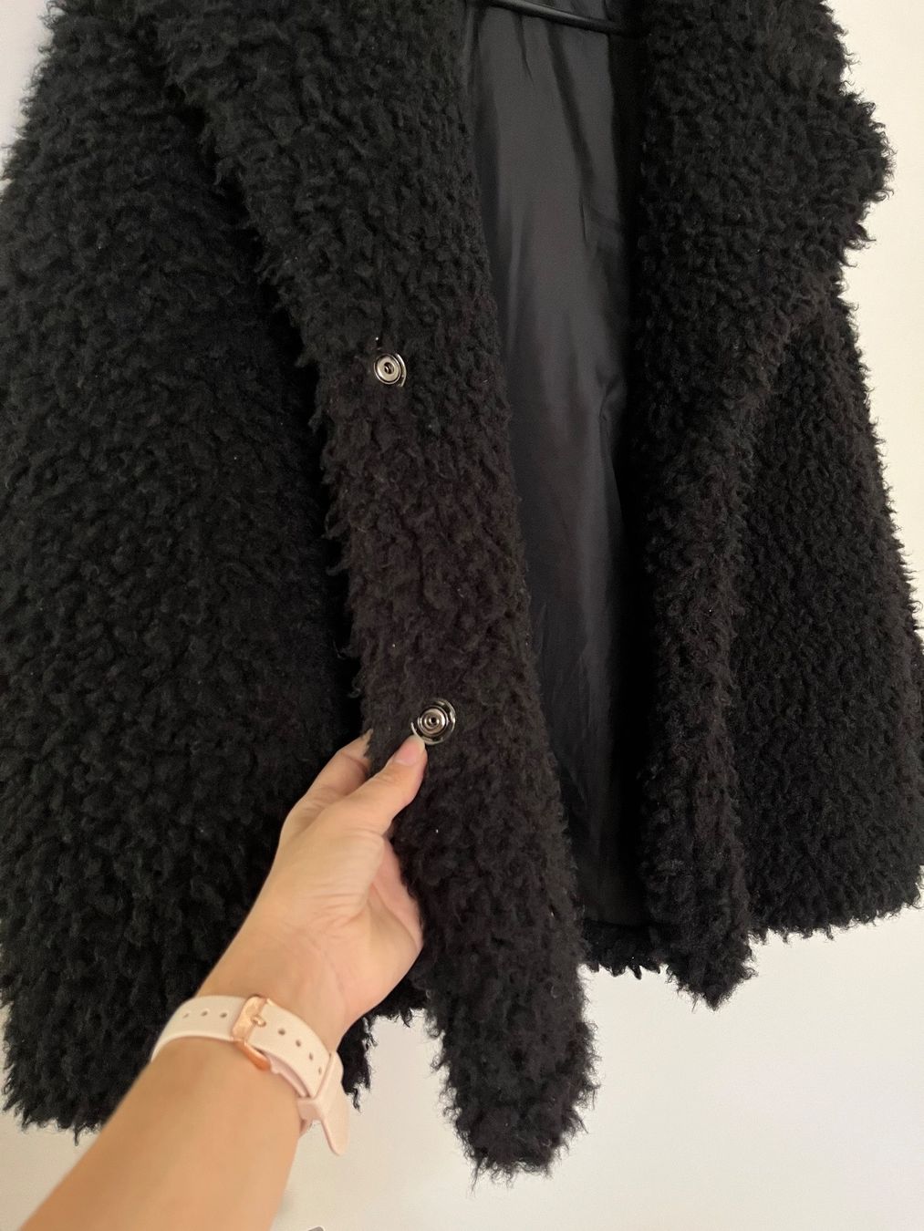 Giacche: Schwarze Teddyjacke/Winterjacke, Gr. L – Usato da Triesen venduto da dardaleni 1