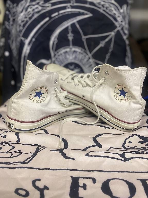 Herrenschuhe: Converse All Star Chucks High Gr. 42.5 – Gebraucht aus Bottmingen von Bordsteinkante