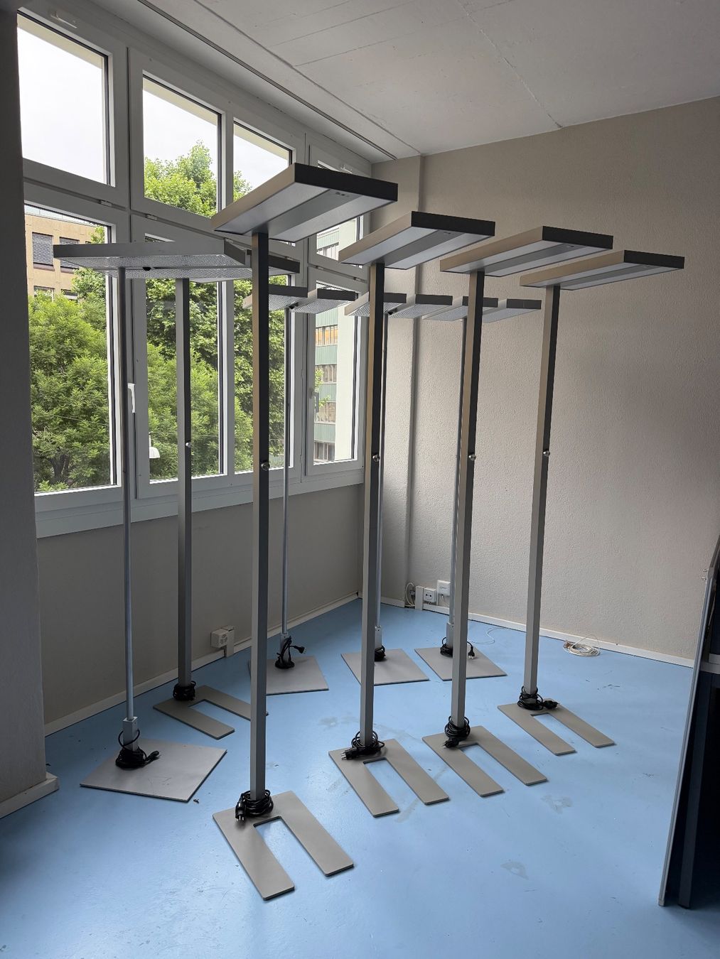Lampade: Moderne Stehleuchten  - 9 Stk. – Usato da Zürich venduto da mar_hs6l