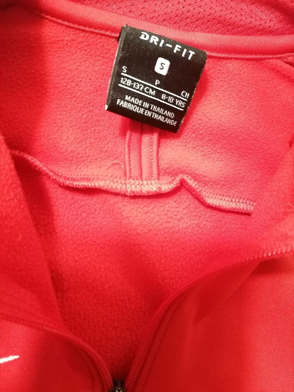 Nike Maglioni & Felpe: Nike dry fit 128, 137 – Usato da Sempach venduto da .1SecondBrands. 1