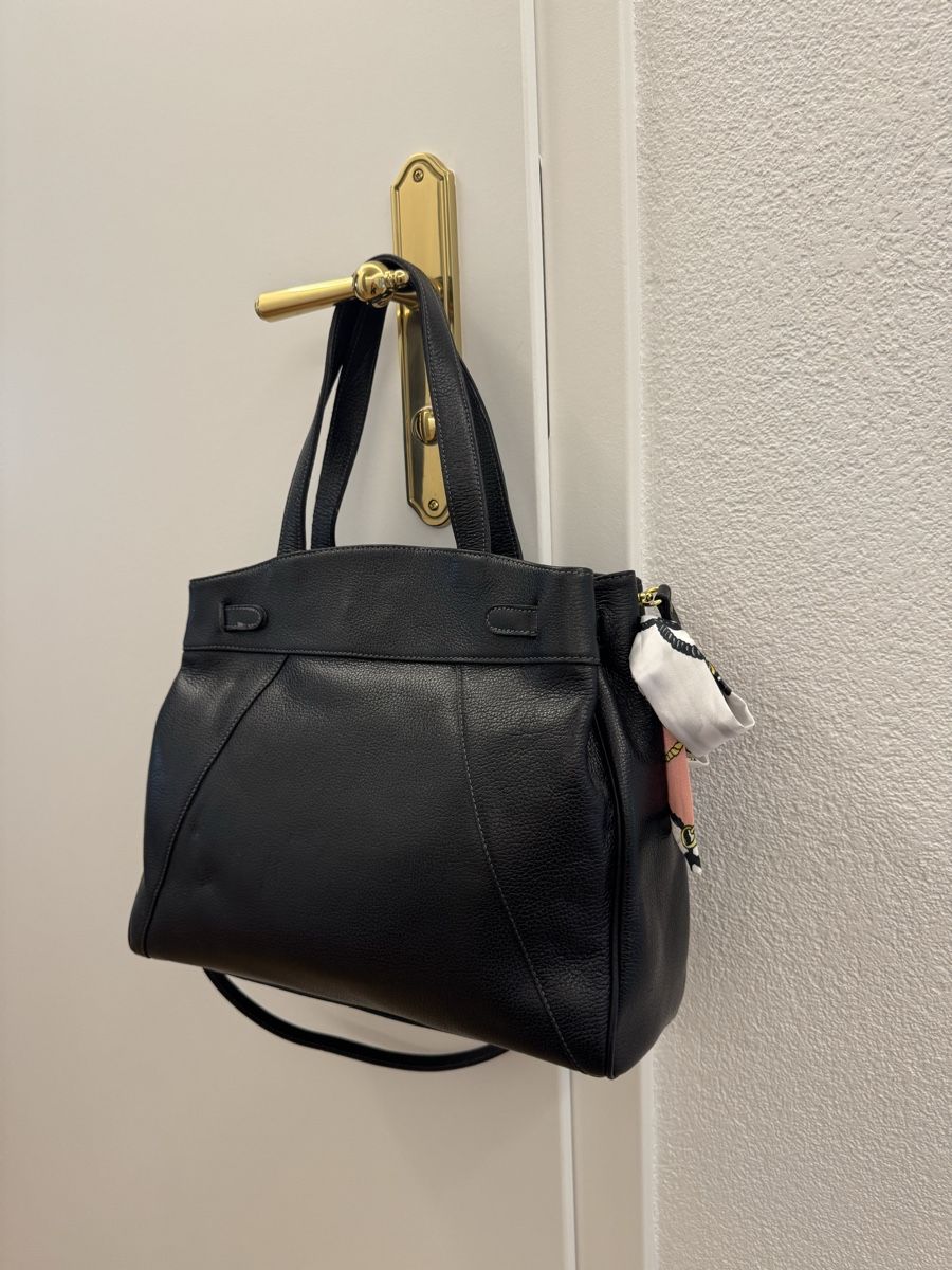 Borse da donna: Sac cuir noir bijouterie dorée – Usato da Puplinge venduto da Cechth 3